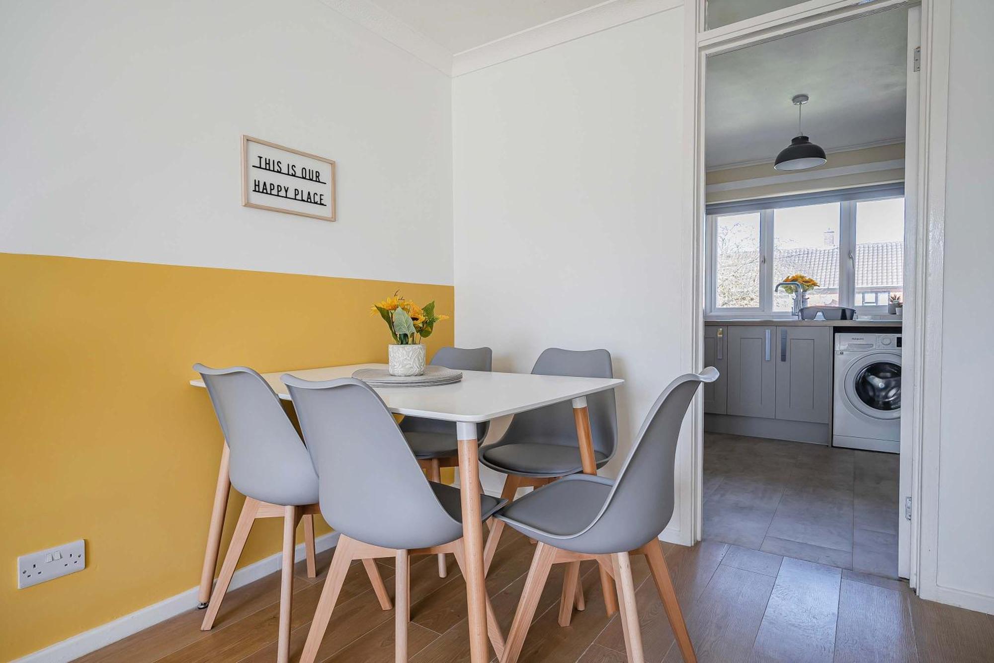 Stylish 2br Near Mcr Airport